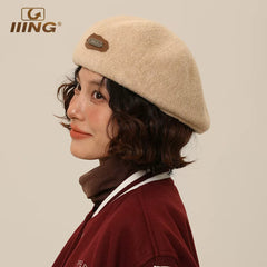 2025 New Retro Beret Painter Hat Woolen Dome Casual Style Women's Autumn and Winter Style Backward Wear Face-Revealing Small Hat